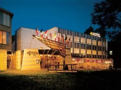 U Tri Lvu Hotel