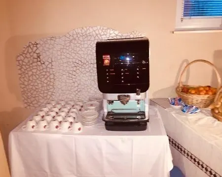 U Tri Lvu Τσέσκε Μπουντεγιόβιτσε